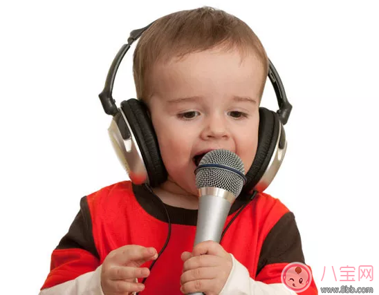 孩子不愛說話是什么原因導致的 孩子說話結巴怎么正確引導他