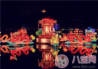 元宵節(jié)和家人看燈會(huì)的心情說說 和家人看燈會(huì)的句子說說朋友圈