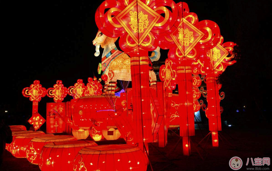 元宵節賞花燈說說心情 元宵節看花燈的句子感慨