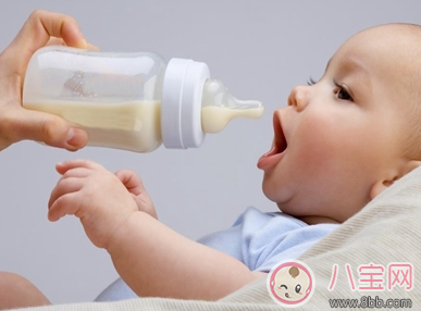 寶寶總是嗆奶怎么辦 預防寶寶嗆奶與應急處理