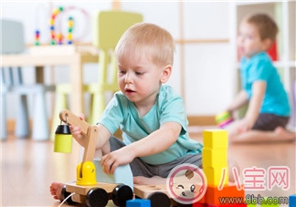 孩子小腳很涼是要生病了嗎 孩子生病的前兆有哪些 孩子小腳很涼是要生病了嗎 孩子生病的前兆有哪些