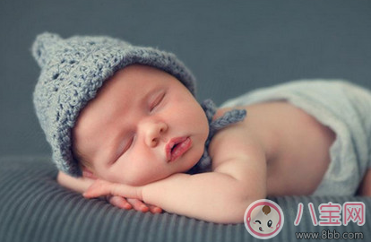 新生兒睡覺容易醒正常嗎 新生兒睡眠淺怎么辦