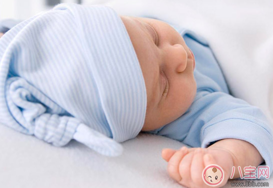 新生兒睡覺容易醒正常嗎 新生兒睡眠淺怎么辦