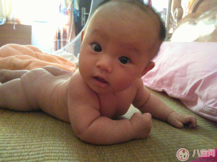 孩子會翻身后翻身就夜醒怎么辦 孩子翻身容易醒怎么安撫