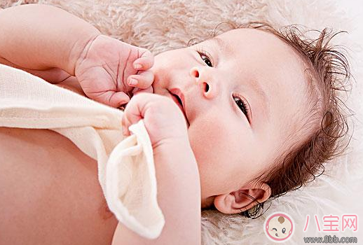 新生兒驚厥怎么辦 新生兒驚厥的推拿手法 新生兒驚厥怎么辦 新生兒驚厥的推拿手法