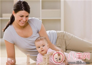 睡前可以跟孩子做怎樣的親子交流 適合睡前的親子游戲有哪些 睡前可以跟孩子做怎樣的親子交流 適合睡前的親子游戲有哪些