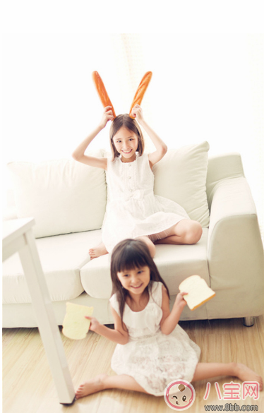 睡前可以跟孩子做怎樣的親子交流 適合睡前的親子游戲有哪些 睡前可以跟孩子做怎樣的親子交流 適合睡前的親子游戲有哪些