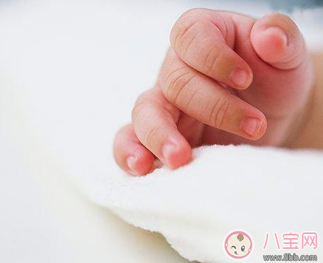 寶寶手指長倒刺是缺鋅嗎 寶寶長倒刺是缺少什么營養呢 寶寶手指長倒刺是缺鋅嗎 寶寶長倒刺是缺少什么營養呢