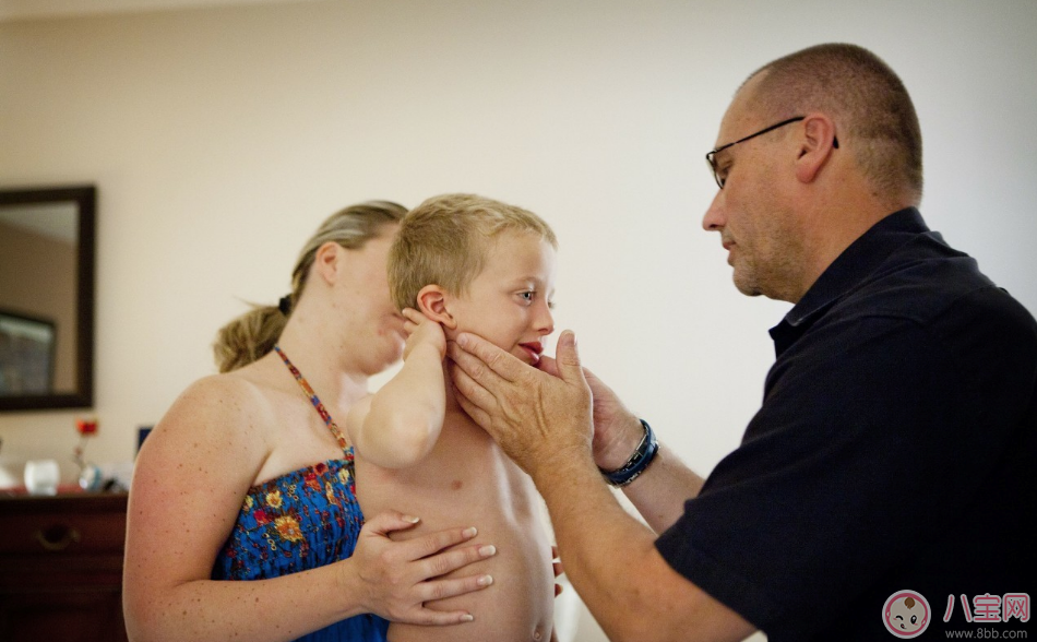 一歲多的寶寶為什么要長淋巴結 小孩子脖子上有淋巴怎么辦 一歲多的寶寶為什么要長淋巴結 小孩子脖子上有淋巴怎么辦