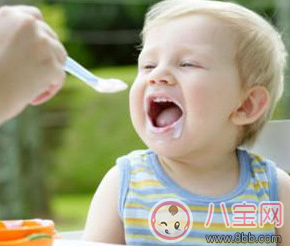 寶寶只吃母乳不吃奶粉怎么辦 寶寶不愛吃奶粉的妙招 寶寶只吃母乳不吃奶粉怎么辦 寶寶不愛吃奶粉的妙招