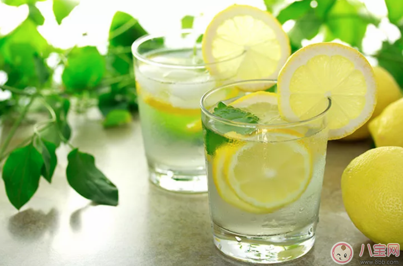 哺乳期能喝檸檬水嗎 檸檬水可以凈化母乳嗎