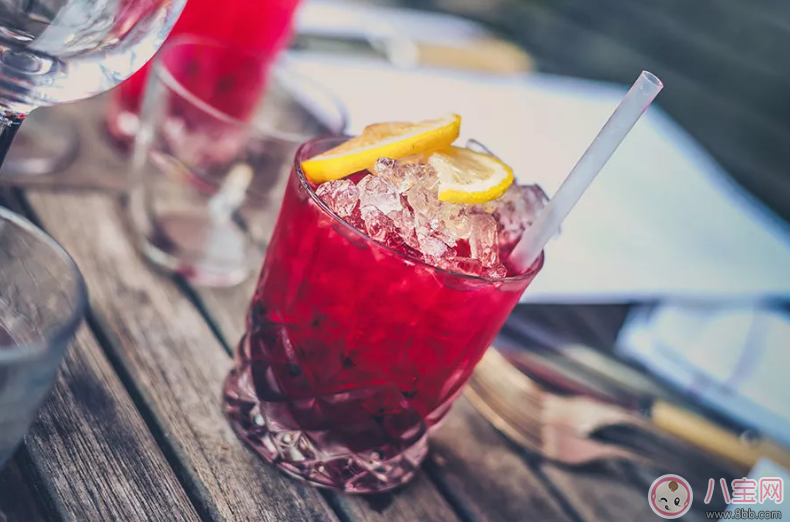 哺乳期能喝檸檬水嗎 檸檬水可以凈化母乳嗎