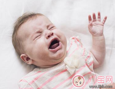 寶寶睡覺前為什么愛哭鬧 怎樣減少寶寶睡前哭鬧
