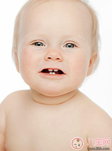 寶寶長牙發燒正常嗎 為什么寶寶長牙期會發燒