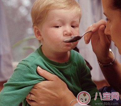 孩子發(fā)燒可以用抗生素嗎 小孩發(fā)燒用抗生素好不好