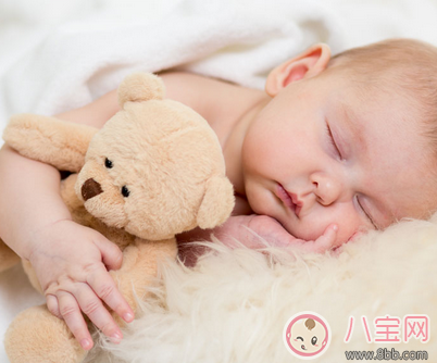 孩子發燒抽筋是缺鈣嗎 寶寶發熱時為什么會抽筋