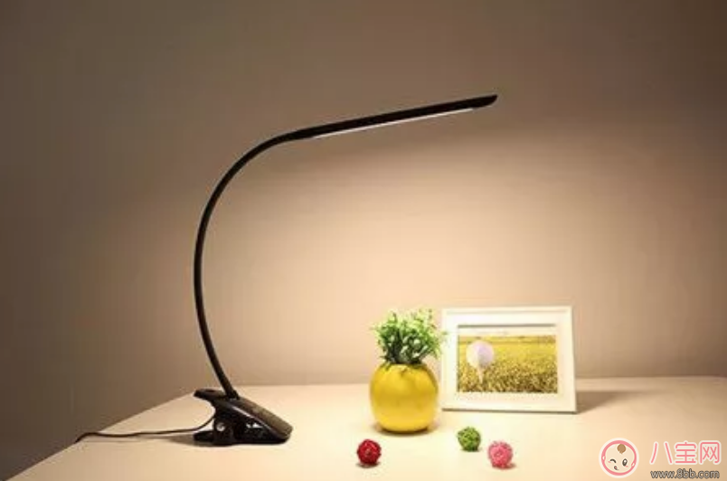 彈鋼琴彈會導致近視是真的嗎 為什么練鋼琴的孩子多數都近視 彈鋼琴彈會導致近視是真的嗎 為什么練鋼琴的孩子多數都近視