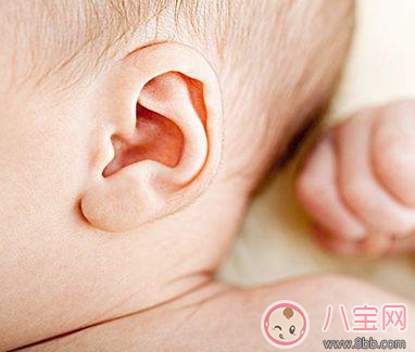孩子老喊耳朵疼是中耳炎嗎 為什么孩子容易感染中耳炎 孩子老喊耳朵疼是中耳炎嗎 為什么孩子容易感染中耳炎