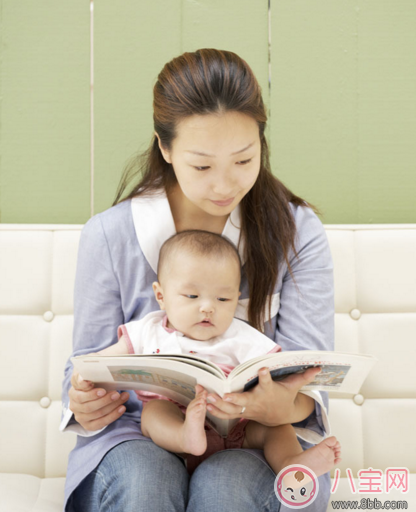 為什么寶寶喜歡倒著看書 寶寶倒著看書正常嗎