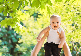 2018春分出生的男寶寶起什么名字好聽 春分出生的男孩如何取名