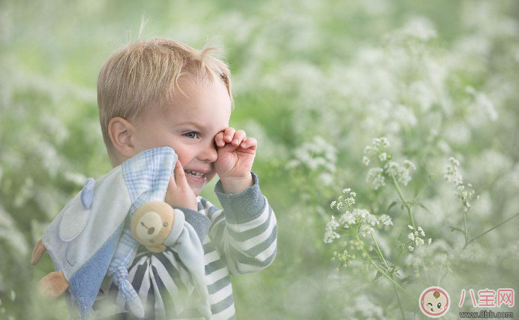 孩子總揉眼睛怎么回事 孩子總是揉眼睛原因是什么