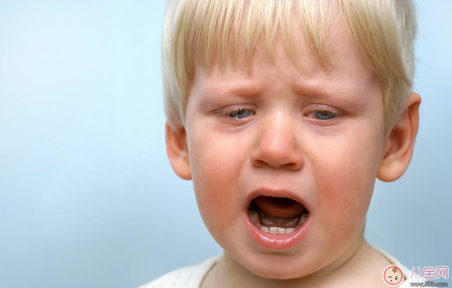孩子特別的愛哭怎么辦 怎么讓孩子堅強點 孩子特別的愛哭怎么辦 怎么讓孩子堅強點