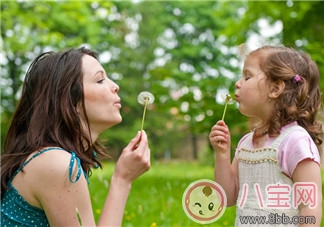 春天怎么給寶寶穿衣服不會生病 春天給寶寶穿幾件衣服