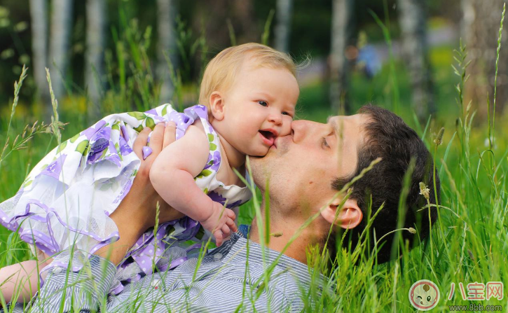 春天怎么給寶寶穿衣服不會生病 春天給寶寶穿幾件衣服