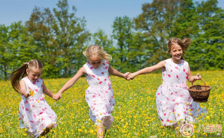 春天怎么給寶寶穿衣服不會生病 春天給寶寶穿幾件衣服