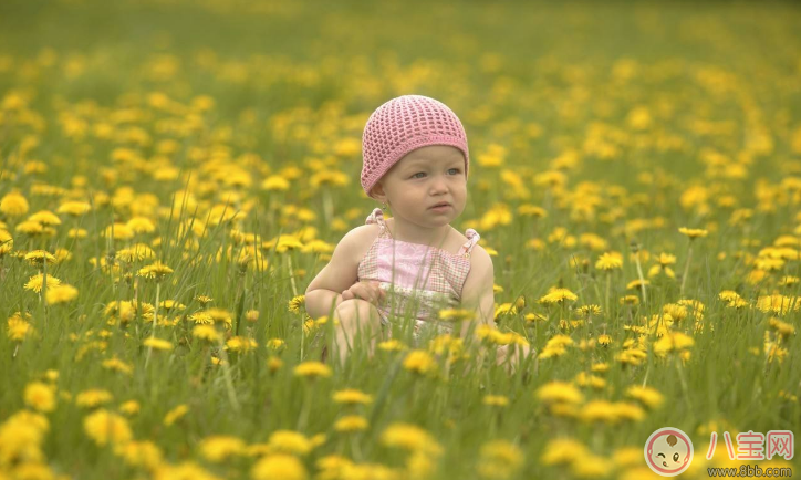 春天怎么給寶寶穿衣服不會生病 春天給寶寶穿幾件衣服