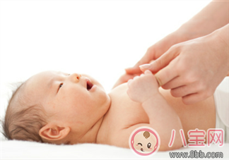 寶寶春天臉上起紅疙瘩怎么回事 寶寶起紅疙瘩是過敏嗎 寶寶春天臉上起紅疙瘩怎么回事 寶寶起紅疙瘩是過敏嗎