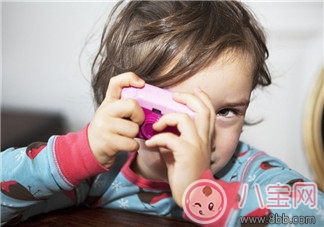 春天給寶寶拍照穿什么衣服 給孩子拍照如何搭配衣服 春天給寶寶拍照穿什么衣服 給孩子拍照如何搭配衣服