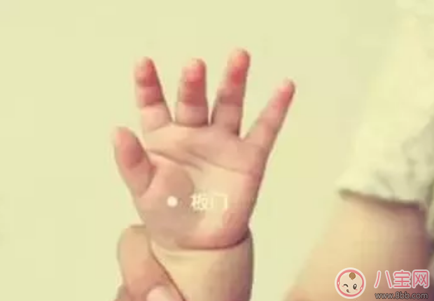 小兒推拿板門穴在哪里 小兒推拿揉板門正確手法圖片 小兒推拿板門穴在哪里 小兒推拿揉板門正確手法圖片