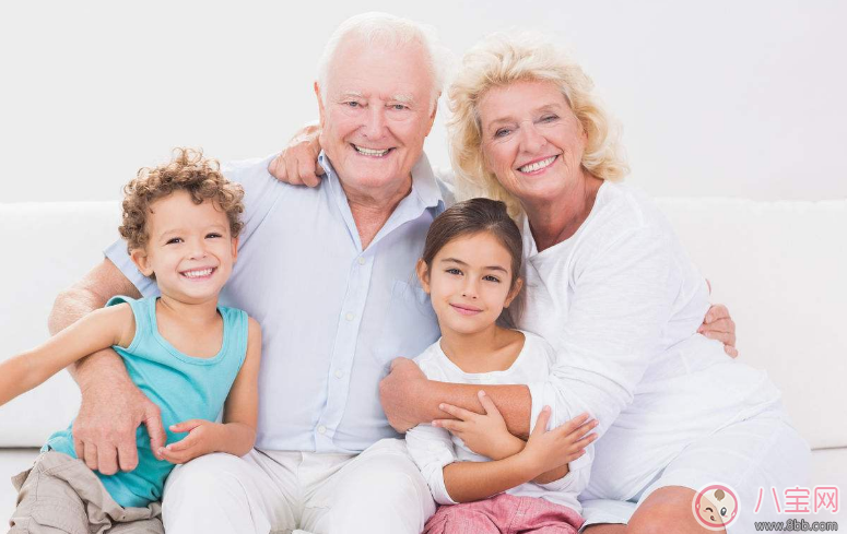 表達(dá)感恩婆婆帶孩子的話語(yǔ) 感謝婆婆照顧孩子的說(shuō)說(shuō)句子短信