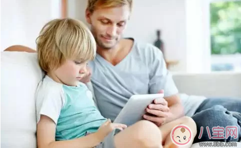 孩子耍賴皮的時(shí)候應(yīng)該怎么跟他交談 怎么正確和孩子溝通