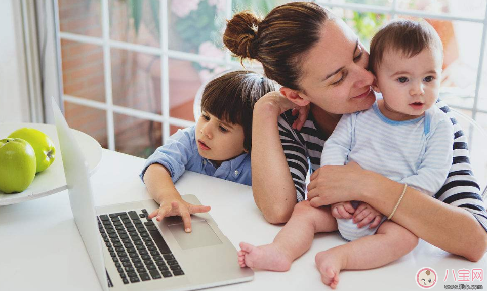 孩子耍賴皮的時(shí)候應(yīng)該怎么跟他交談 怎么正確和孩子溝通