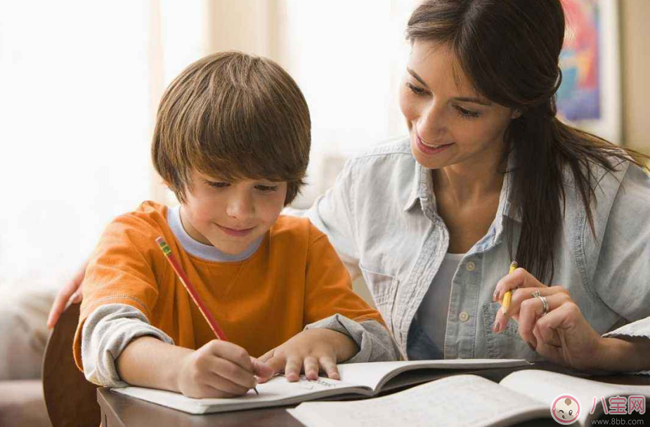 孩子耍賴皮的時(shí)候應(yīng)該怎么跟他交談 怎么正確和孩子溝通