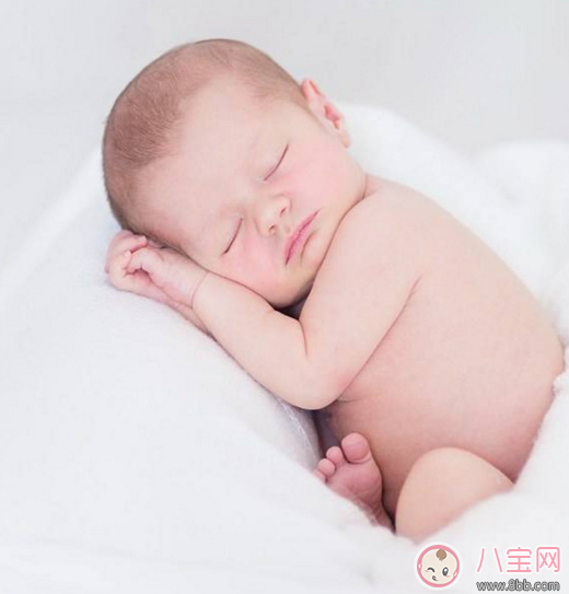 8個月寶寶發育遲緩怎么辦 寶寶發育遲緩會有哪些癥狀 8個月寶寶發育遲緩怎么辦 寶寶發育遲緩會有哪些癥狀