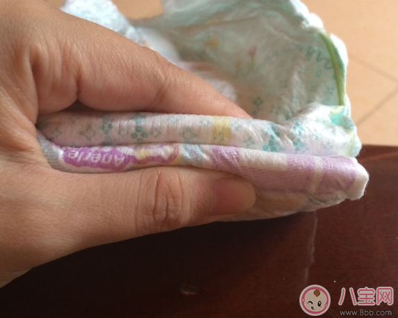 安兒樂和幫寶適哪個好 安兒樂紙尿褲和幫寶適對比測評 安兒樂和幫寶適哪個好 安兒樂紙尿褲和幫寶適對比測評