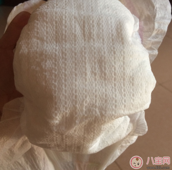 安兒樂和幫寶適哪個好 安兒樂紙尿褲和幫寶適對比測評 安兒樂和幫寶適哪個好 安兒樂紙尿褲和幫寶適對比測評