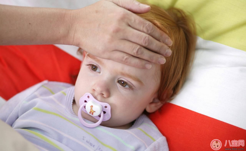 夜里寶寶發(fā)燒了好心疼的心情說(shuō)說(shuō) 晚上寶寶發(fā)燒難受的心情