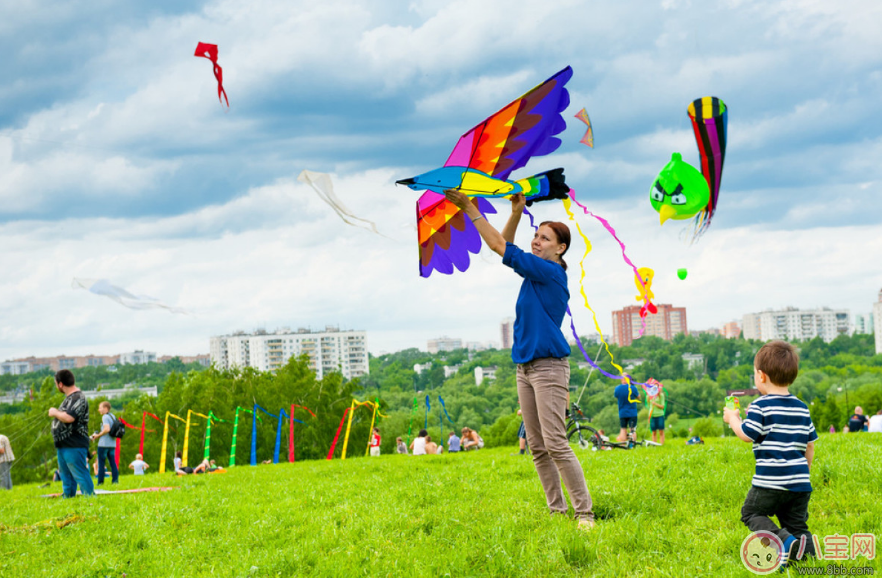帶著孩子放風箏心情說說 帶孩子放風箏說說朋友圈怎么寫
