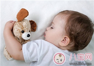 小孩睡覺不老實的心情說說 寶寶睡覺不老實總亂動的說說感慨