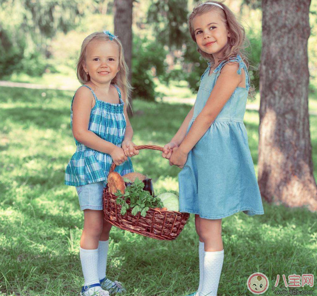 一人帶兩娃累正能量的感慨 照顧兩個孩子很累辛苦的心情說說 一人帶兩娃累正能量的感慨 照顧兩個孩子很累辛苦的心情說說