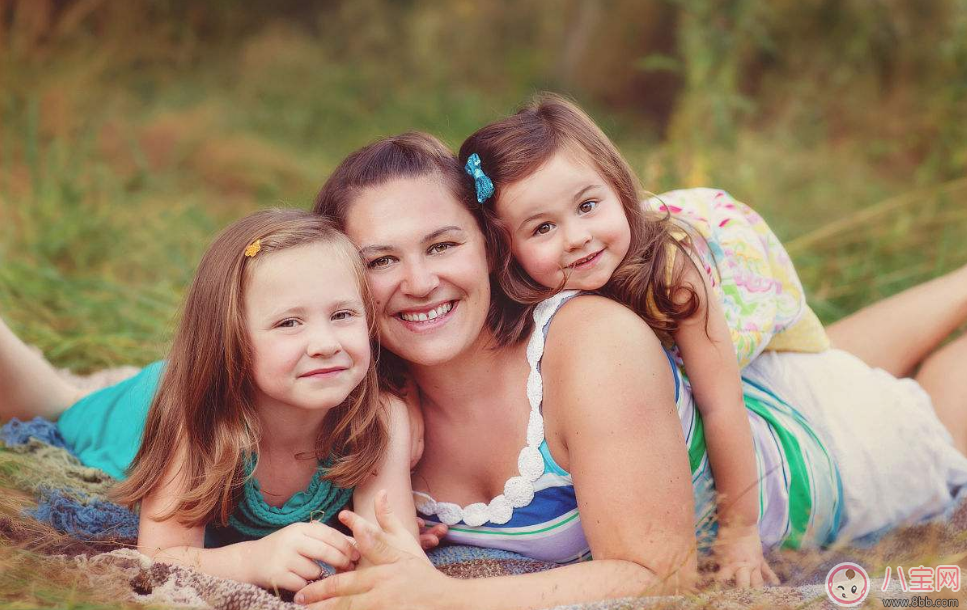 一人帶兩娃累正能量的感慨 照顧兩個孩子很累辛苦的心情說說 一人帶兩娃累正能量的感慨 照顧兩個孩子很累辛苦的心情說說