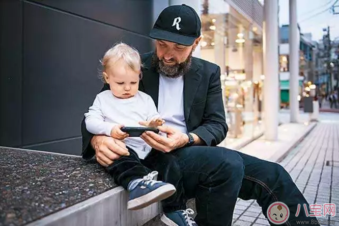 黎明51歲當爸爸生出來的孩子健康嗎 大叔懷孩子對孩子有什么影響