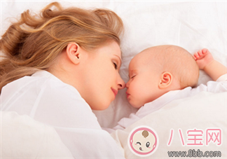 新生兒哭鬧要不要抱 怎樣安撫新生兒睡覺