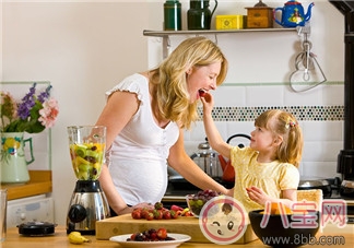 孕吐會不會給胃造成很大的傷害 孕吐胃不舒服怎么辦 孕吐會不會給胃造成很大的傷害 孕吐胃不舒服怎么辦