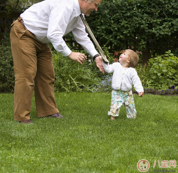 寶寶第一次走路的感概心情 孩子第一次走路激動的心情說說