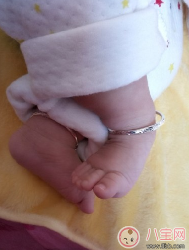 寶寶一百天怎樣發朋友圈  寶寶百日曬圖心情說說感慨